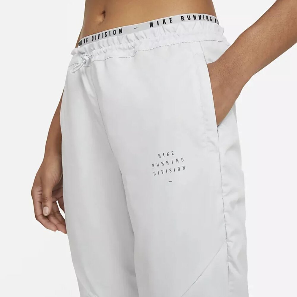 NWOT Women's Nike Run Division Dynamic Vent Running Pants Sz M